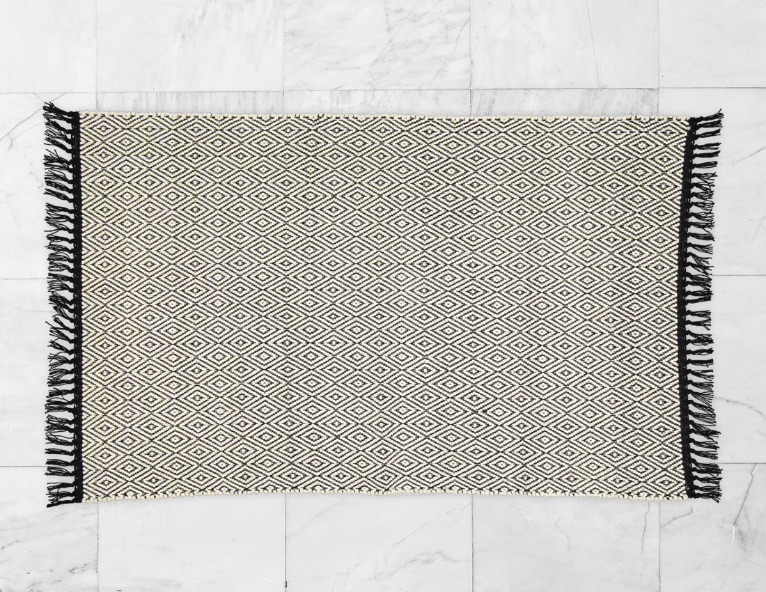Cotton Dhurrie Natural Diamond Pattern on a Black Warp