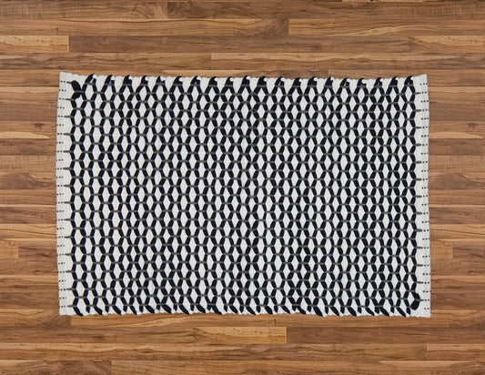 Bathmat Lattice Weave White with a Navy or a Grey "Lattice"