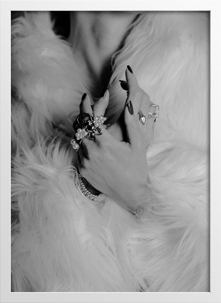 Black and white Photograph jewelery in Paris  |  N03