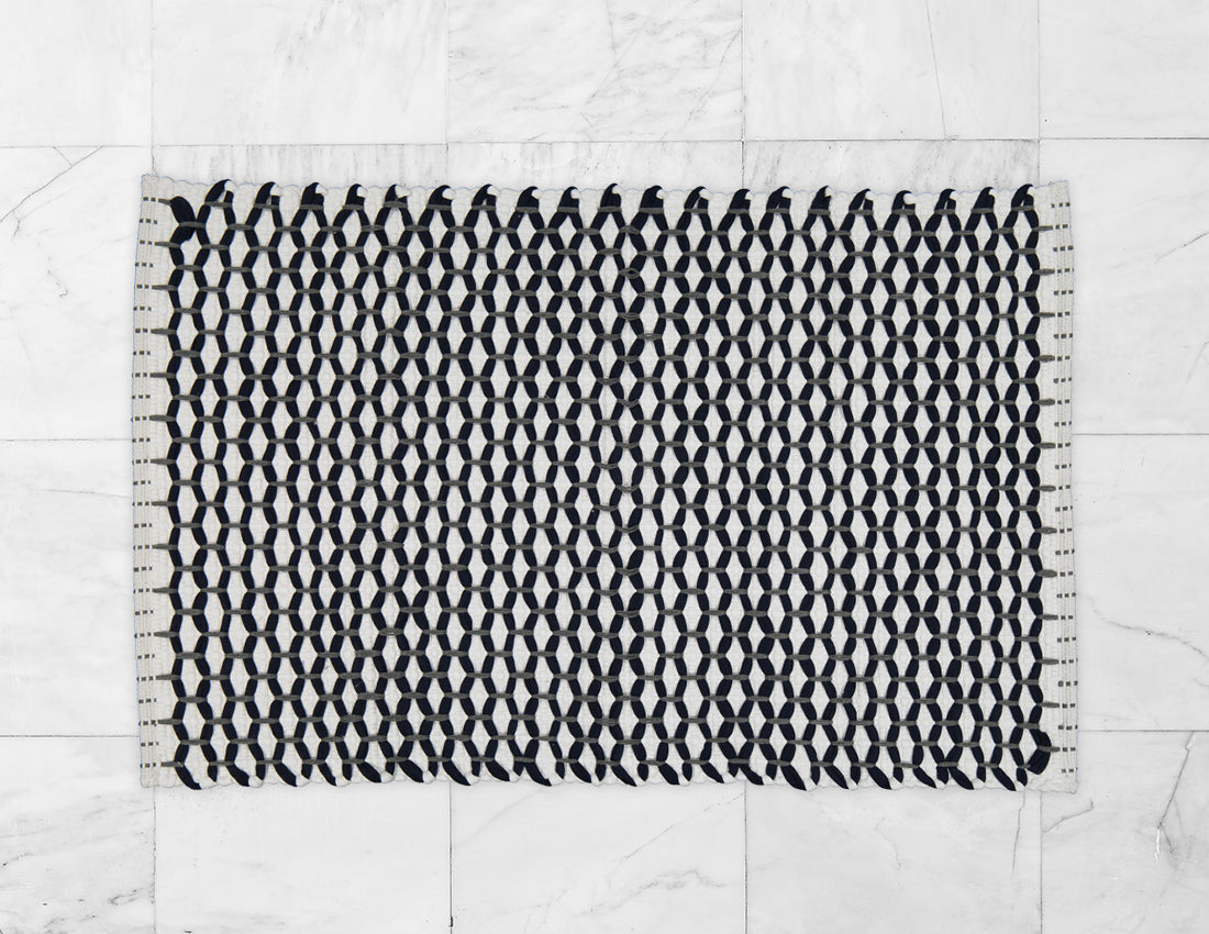 Bathmat Lattice Weave White with a Navy or a Grey "Lattice"
