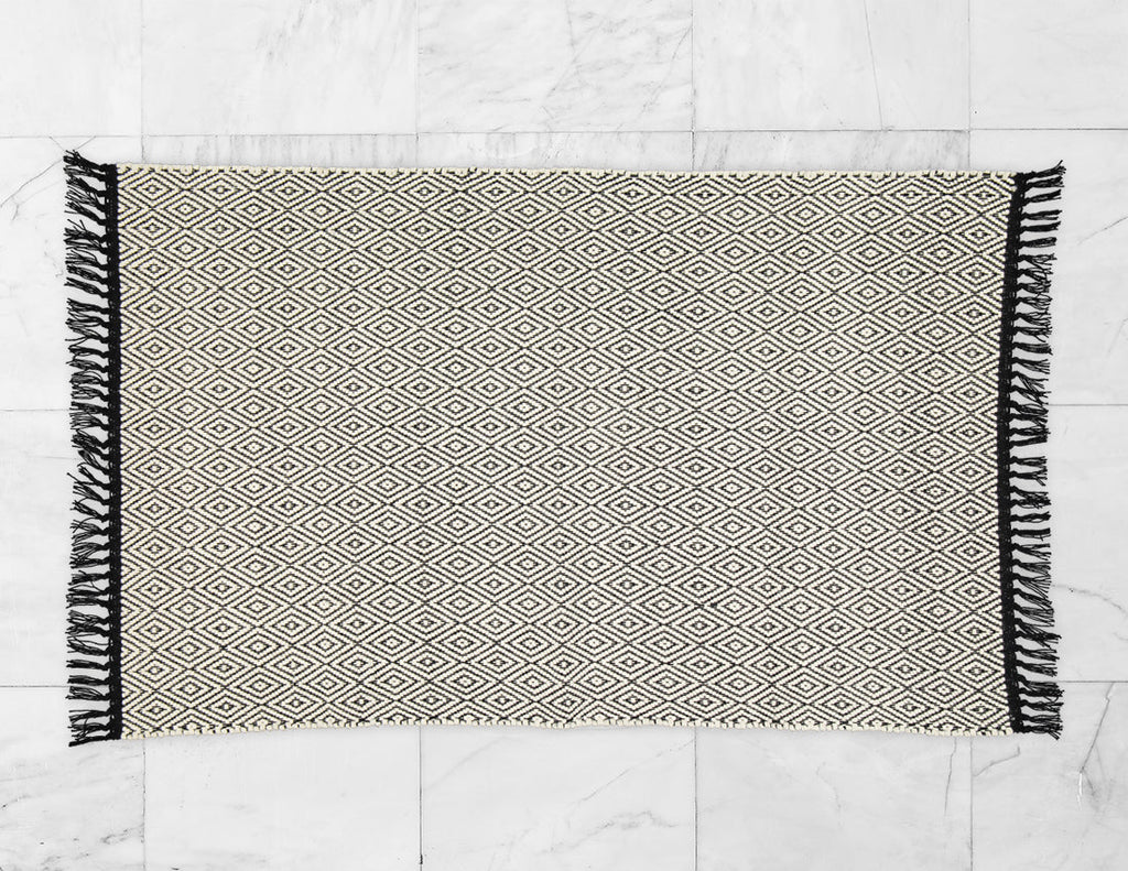 Cotton Dhurrie Natural Diamond Pattern on a Black Warp