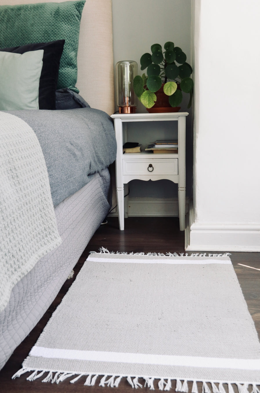 Cotton Dhurrie Tabby in Grey with White Band
