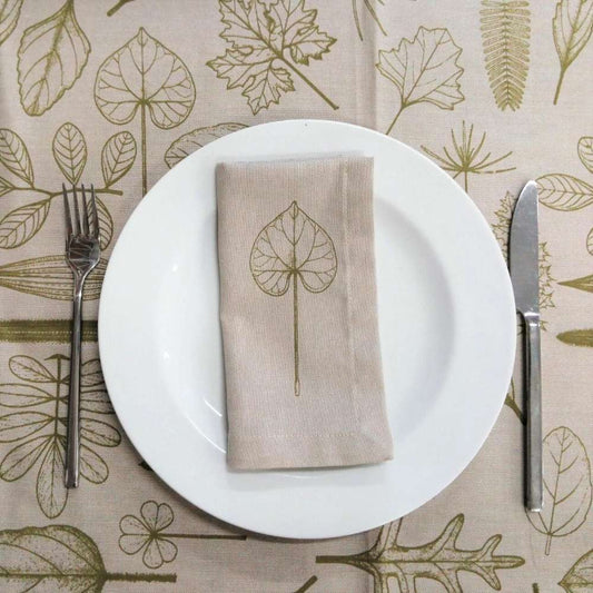 Table linen -Runner Std with Leafgreen Leaves