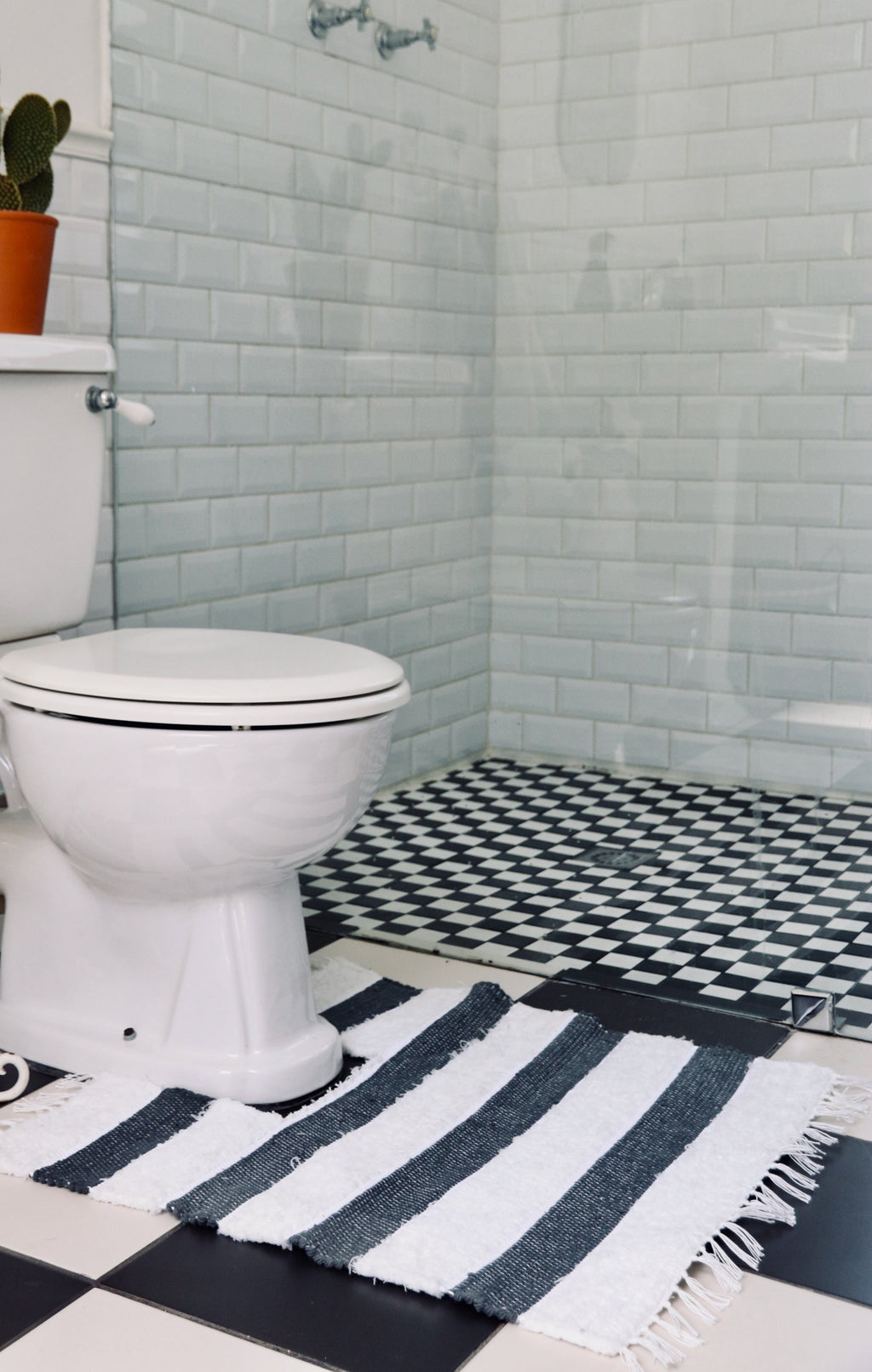 Toilet Pedestal Dhurrie and Fluffy Bands Charcoal and White