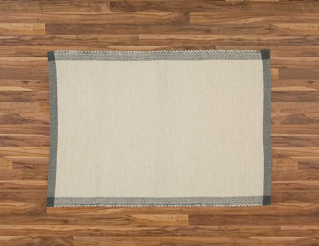 Bathmat Pebble Weave, Natural with a Charcoal Border